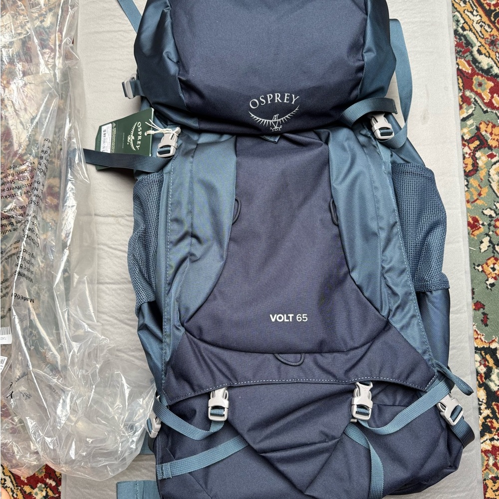 OSPREY Volt 65 Men's Backpack - Blue. one size. NWT